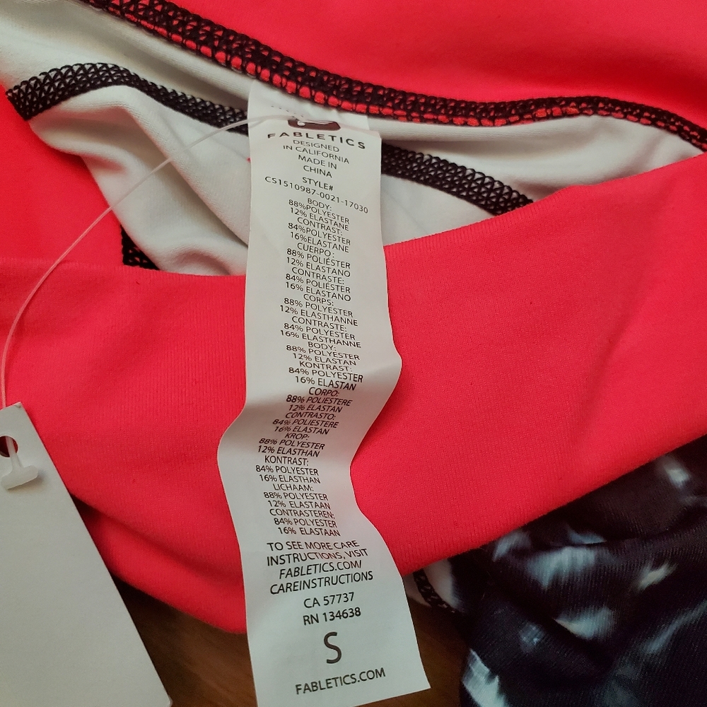Womens Fabletics workout Capri pants - Picture 7 of 7